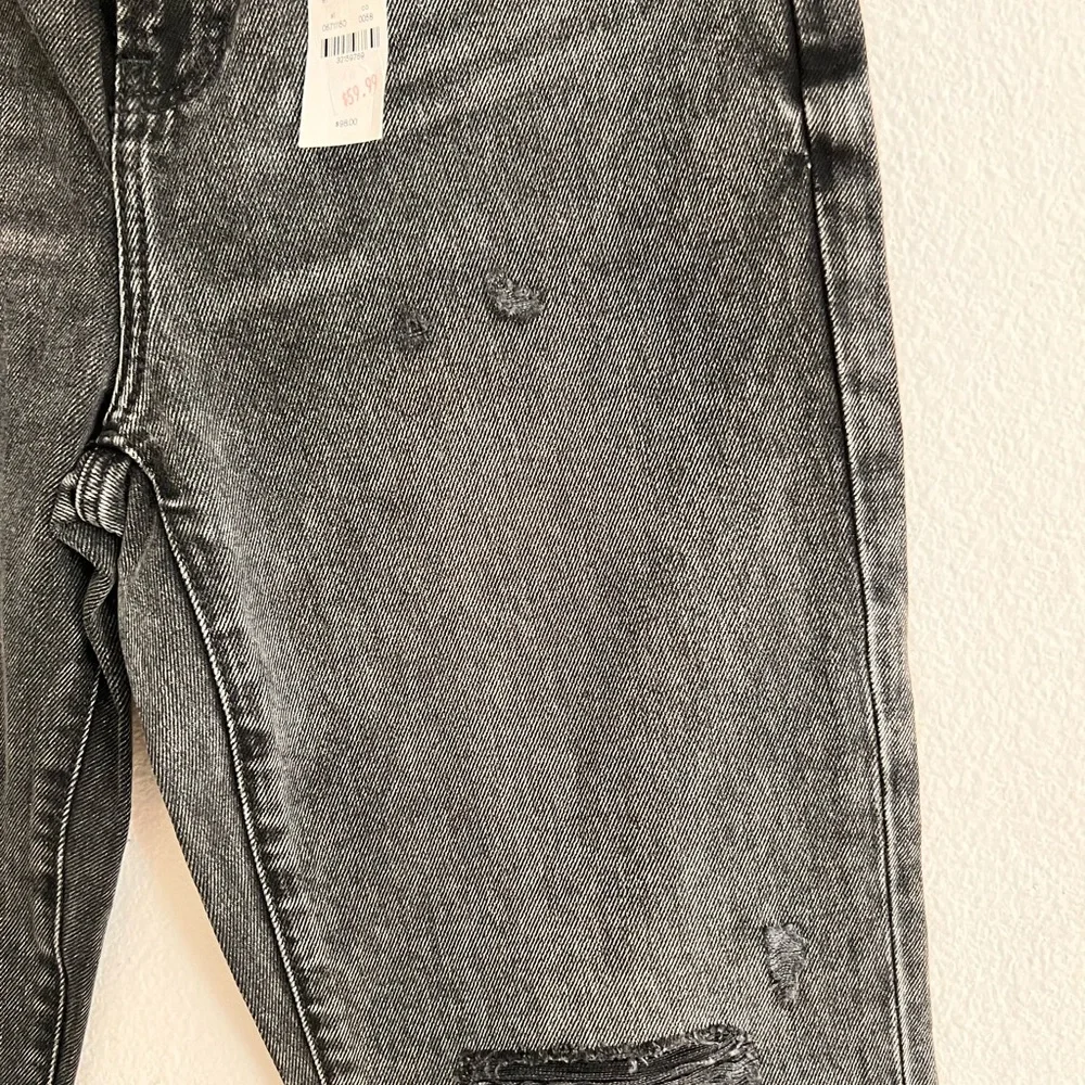 Express women’s Distressed high rise straight ankle Black Jeans. Size 4 - Picture 6 of 12